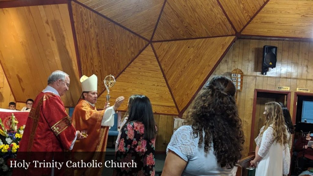 Holy Trinity Catholic Church - Hohenwald (Tennessee)