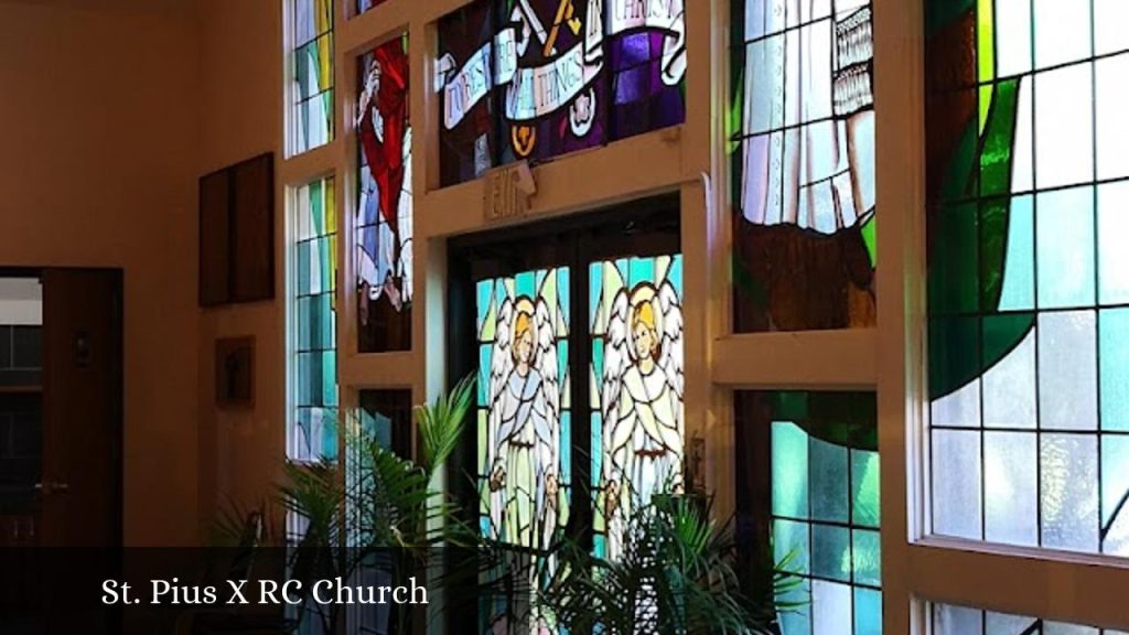 St. Pius X Rc Church - Plainview (New York)